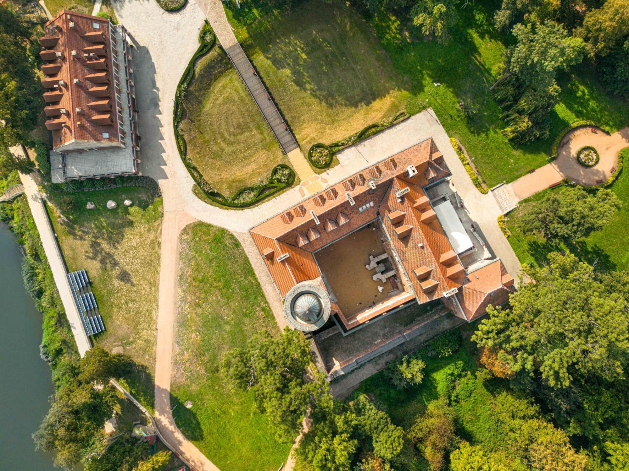 Aparthotel Zamek Uniejów Exterior foto